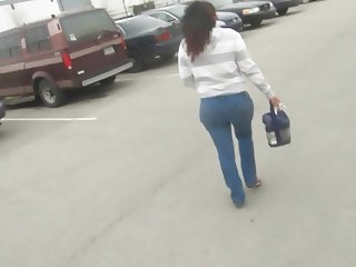 Bubble booty Latina with huge ass cheeks!!!