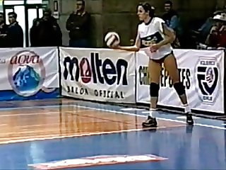 Voleibol chileno U Catolica 2005 (en calzones, bikini)