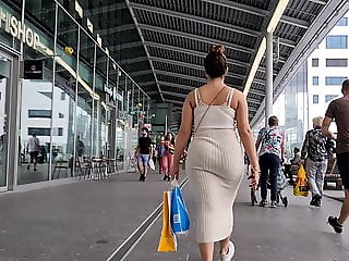 Voyeur big ass in long skirt
