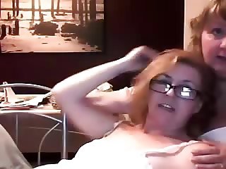 Mature lesbian on the Webcam R20